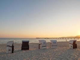 la plage de binz à la mer baltique photo