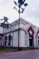 magnifique à étain mosquée Djakarta, islamique Contexte mosquée photo