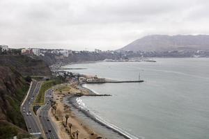 Autoroute panaméricaine au quartier de Miraflores, Lima photo