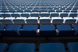 Détail gros plan des sièges du stade bleu photo