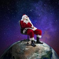 Père Noël claus reçoit demandes via Téléphone photo
