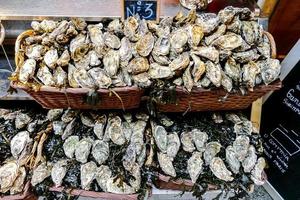 Huîtres à le marché photo