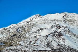 paysage avec neige couvert Montagne photo