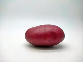 rouge pomme de terre, isolé sur blanc Contexte photo