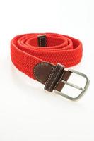 ceinture avec boucle sur fond blanc photo