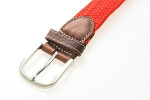 ceinture avec boucle sur fond blanc photo