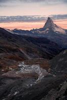 Zermatt Montagne paysage, pendant le bleu heure photo