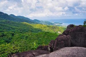 glacis la réserve la nature Piste panoramique vue plus de le est côte sur mahe île photo