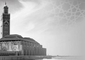un islamique Contexte pour une mosquée dans gris, une Contexte pour Ramadan. social médias des postes .musulman saint mois Ramadan kareem photo