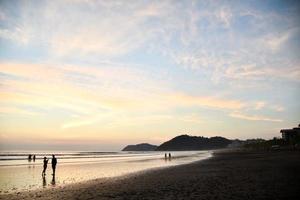 coucher de soleil sur la mer photo