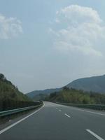 bleu ciel et blanc nuage Autoroute photo