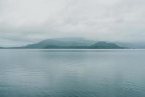 majestueux Lac sur Vancouver île, Britanique Colombie, Canada photo