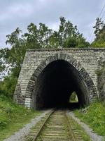 chemin de fer le long de le Lac baïkal, Russie photo