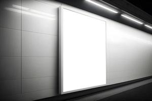 verticule panneau d'affichage maquette dans souterrain métro mur, vide mur signalisation maquette, Vide panneau d'affichage sur mur photo