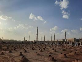 médina, saoudien Saoudite, déc 2022 - un soir vue de le jannat al-baqi cimetière, situé certains distance de masjid Al nabawi. photo