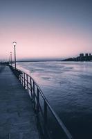 le coucher du soleil à le port dans Porto, le Portugal. photo