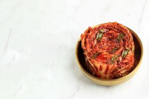 rouleau Kimchi chou, coréen traditionnel fermenté légume photo