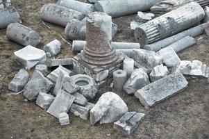 ancien ruines dans le romain forum dans Rome photo