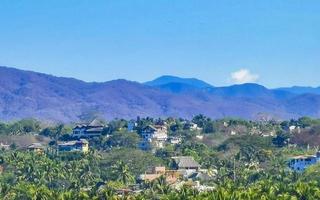 Montagne panorama falaises rochers vallonné tropical paysage puerto escondido Mexique. photo