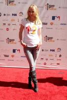 los angeles SEP dix Anne heche arrive à le supporter en haut 2 cancer 2010 un événement à Sony les studios sur septembre dix 2010 dans ponceau ville Californie photo