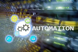 automatisation des processus commerciaux et technologie d'innovation dans la fabrication. concept internet et technologie sur fond de salle des serveurs. photo