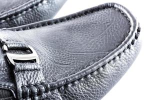paire de noir Masculin classique des chaussures sur blanc Contexte photo