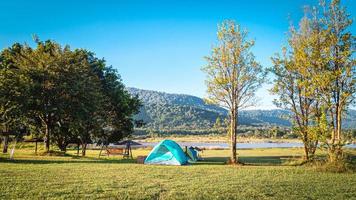 camping tente touristique photo