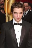 robert Pattinson en arrivant à le 81e académie récompenses à le kodak théâtre dans los angeles Californie en février 22 20092009 photo