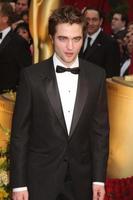 robert Pattinson en arrivant à le 81e académie récompenses à le kodak théâtre dans los angeles Californie en février 22 20092009 photo