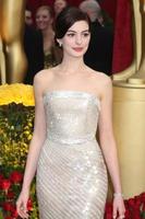 Anne hathaway en arrivant à le 81e académie récompenses à le kodak théâtre dans los angeles Californie en février 22 20092009 photo