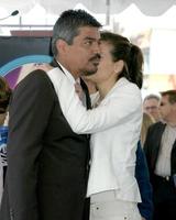 George lopez constance mariegeorge lopez étoile sur Hollywood marcher de célébritéhollywood highlandlos angeles cajanvier 29 20062006 photo