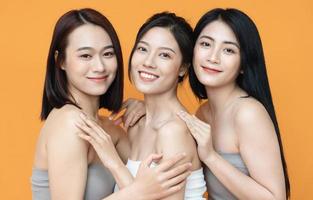 beauté photo de Trois Jeune asiatique femmes