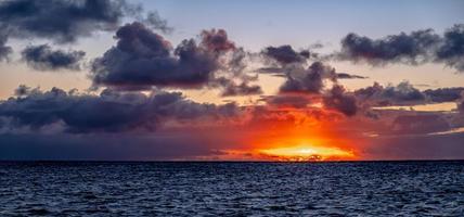 lever du soleil et plage scènes sur île de oahu Hawaii photo