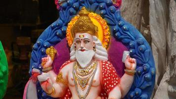 coloré idole fabriqué de Seigneur vishwakarma photo