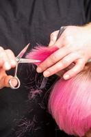 coiffeur Coupe court rose cheveux photo