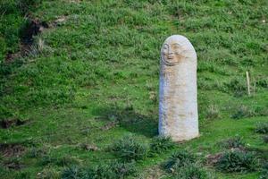 le mystérieux préhistorique prairie pierre statues dans Xinjiang photo