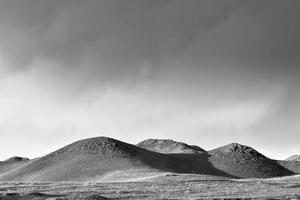 surplombant le silencieux et rond collines photo