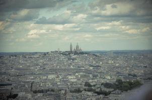 des oiseaux œil vue de le ville de Paris, Capitale de France, pendant une chaud été journée dans août 2012 photo