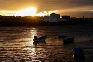 coucher de soleil sur la mer photo