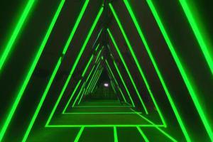 vert néon lignes triangulaire vert mode arrière-plan, à la mode futuriste Contexte photo