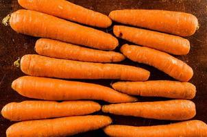 carottes sur la table photo