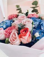 magnifique bouquet fleurs avec hortensia et rose des roses. photo