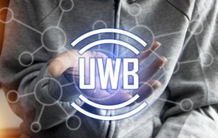 Bande ultra-large UWB est une courte portée radio la communication La technologie sur bandes passantes de 500mhz ou plus grand et à très haute fréquences. global, il travaux de la même manière à Bluetooth et Wifi. photo