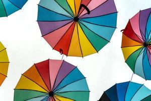 parapluies de couleur fierté