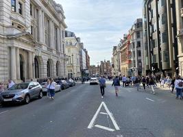 Londres dans le Royaume-Uni dans juin 2022. touristes sur le des rues pour le reines jubilé fête photo