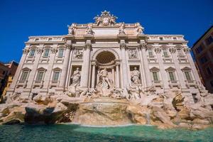 Vue de la fontaine de trevi rome à rome photo