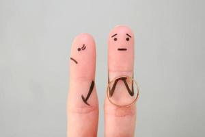 les doigts art de couple. concept homme fabriqué un offre à avoir marié, femme refusé. photo
