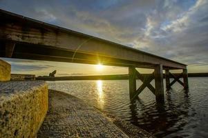 quai sur le lac photo