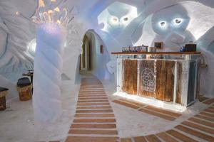 le iglu dorf intérieur Hôtel - une restaurant et bar dans un iglou sur le Gornergrat pentes. zermatt, Suisse. la glace fabriqué Hôtel dans Suisse. photo