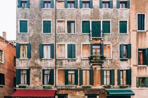Venise, Italie 2017- routes touristiques des vieilles rues de Venise en Italie photo